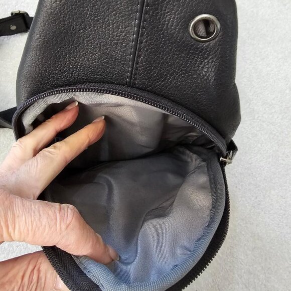 AGM Beyond Leather Slingback Concealed Carry Unisex Black - Picture 5 of 7